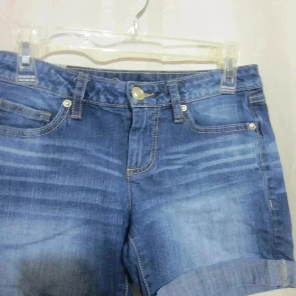 LAUREN CONRAD JEAN SHORTS, SZ 2 , CUFFED - Picture 2 of 6